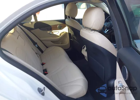 2019 Mercedes-Benz C 300 4Matic z USA, uszkodzony, nr VIN WDDWF8EB6KR456039